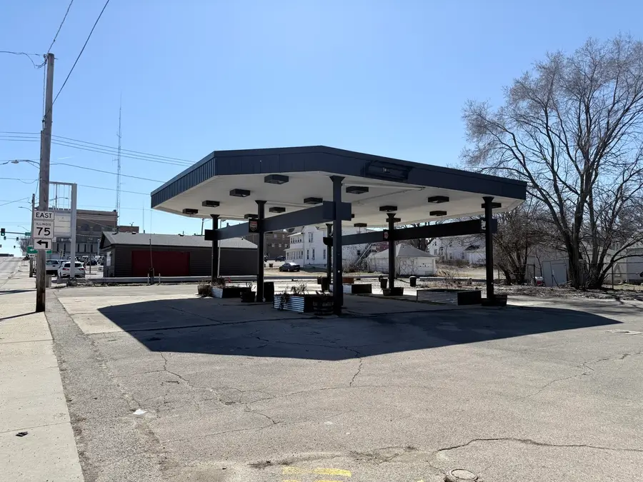 220 N Galena Avenue, Freeport, IL 61032 - #2