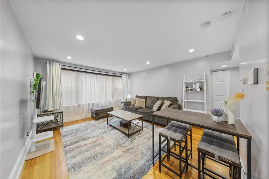 7423 N Sheridan Road #2W, Chicago, IL 60626 - #2