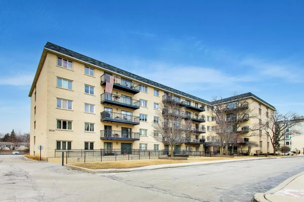8610 Waukegan Road #302, Morton Grove, IL 60053 - #1