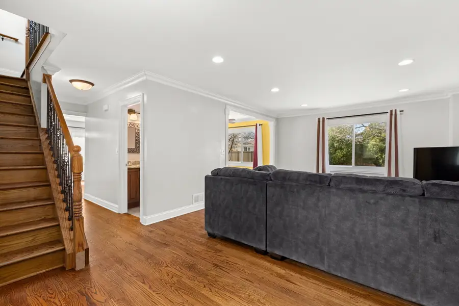 212 E Lakeside Drive, Vernon Hills, IL 60061 - #3