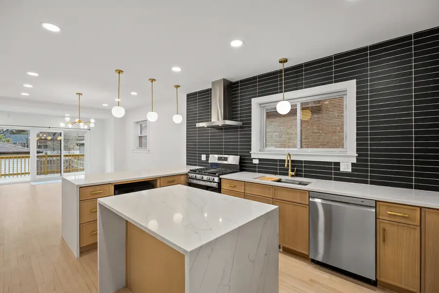 6119 N Mason Avenue, Chicago, IL 60646 - #3