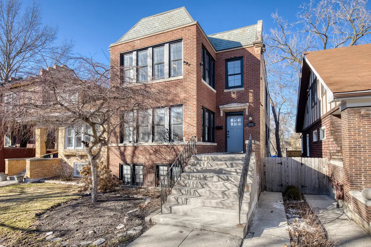 2712 W Sunnyside Avenue, Chicago, IL 60625 - #1
