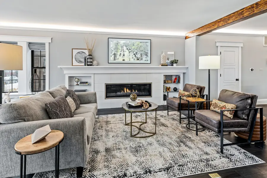 2712 W Sunnyside Avenue, Chicago, IL 60625 - #2