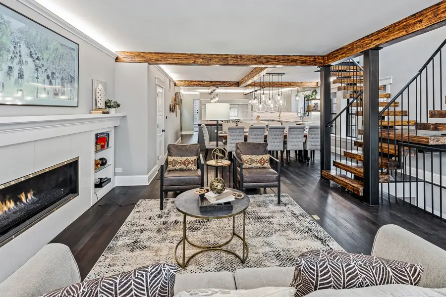 2712 W Sunnyside Avenue, Chicago, IL 60625 - #3