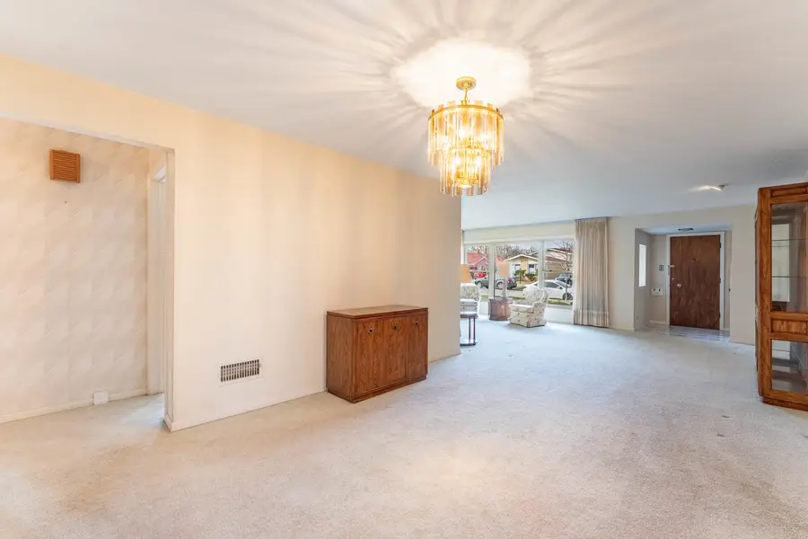 3835 W Jarlath Street, Lincolnwood, IL 60712 - #3