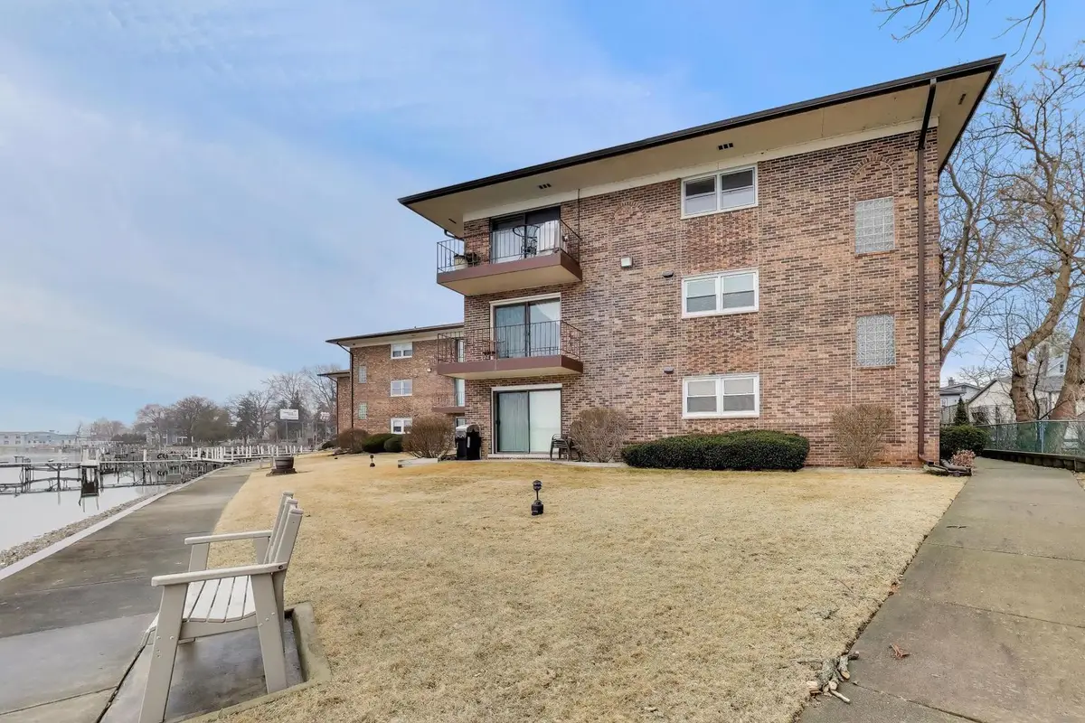 22 N Pistakee Lake Road #3E, Fox Lake, IL 60020 - #1