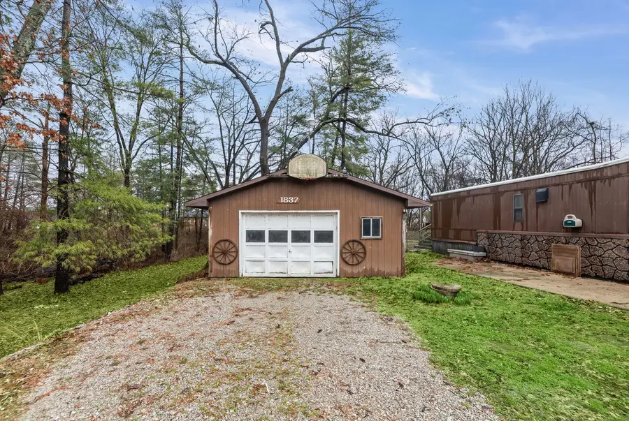 1837 Lackey Lane, Centralia, IL 62801 - #3