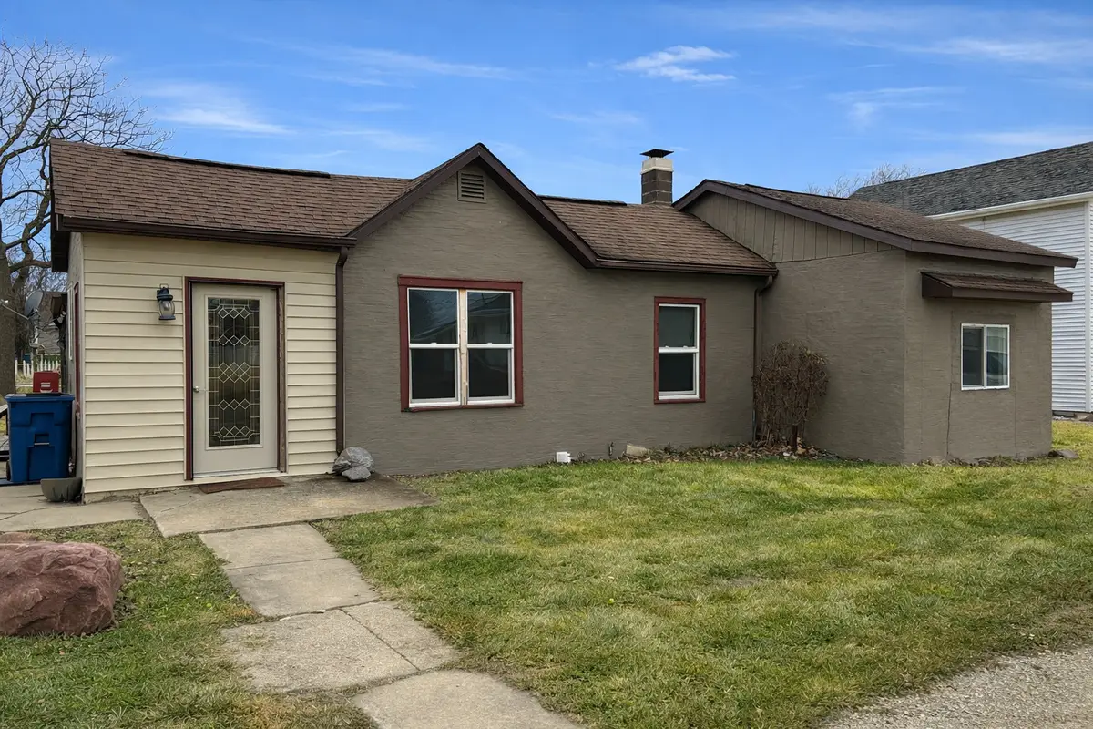 130 S Iowa Avenue, Ladd, IL 61329 - #1