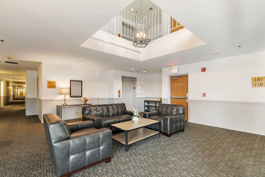 805 Leicester Road #211, Elk Grove Village, IL 60007 - #2