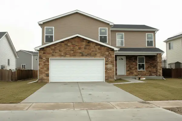 828 Blackhawk Drive, Braidwood, IL 60408