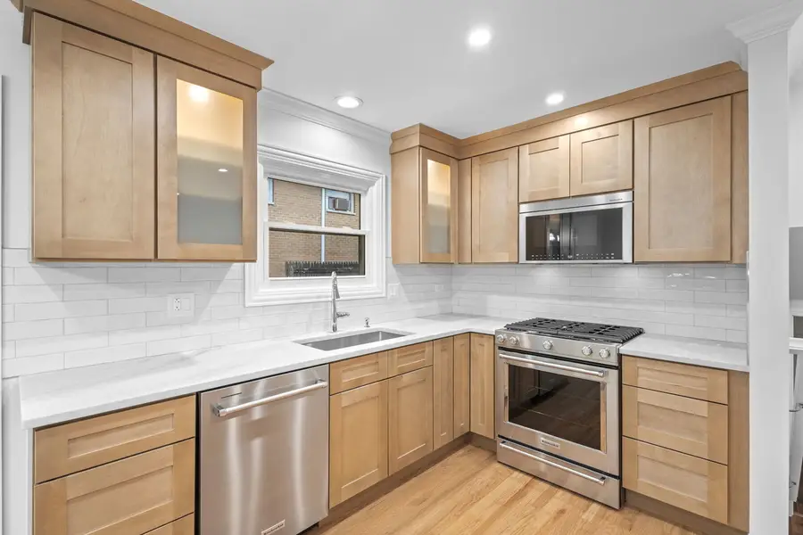 223 Kenloch Avenue, Libertyville, IL 60048 - #3