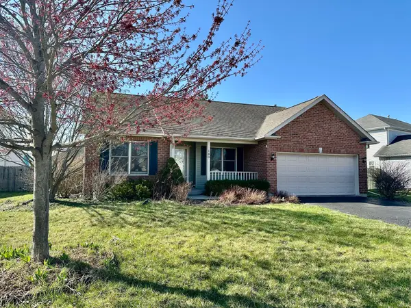 180 Clover Chase Circle, Woodstock, IL 60098