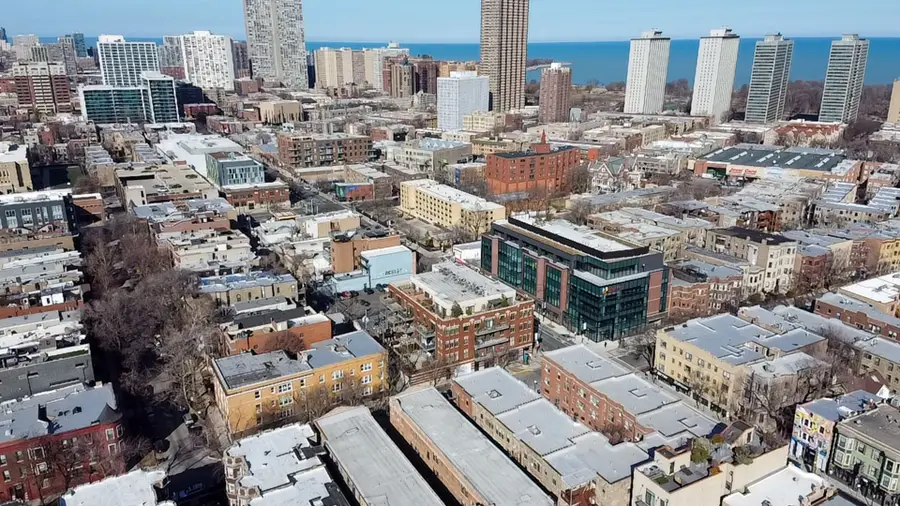 800 W Cornelia Avenue #209, Chicago, IL 60657 - #3