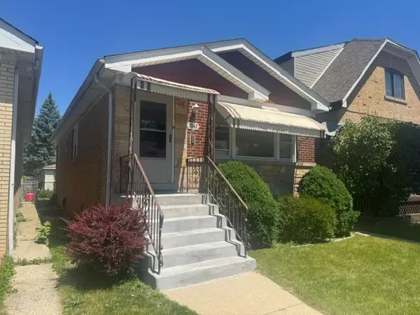7042 Pershing Road, Berwyn, IL 60402