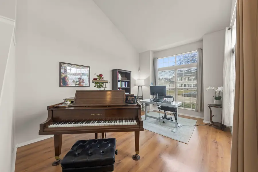 304 E Harvard Circle, South Elgin, IL 60177 - #3