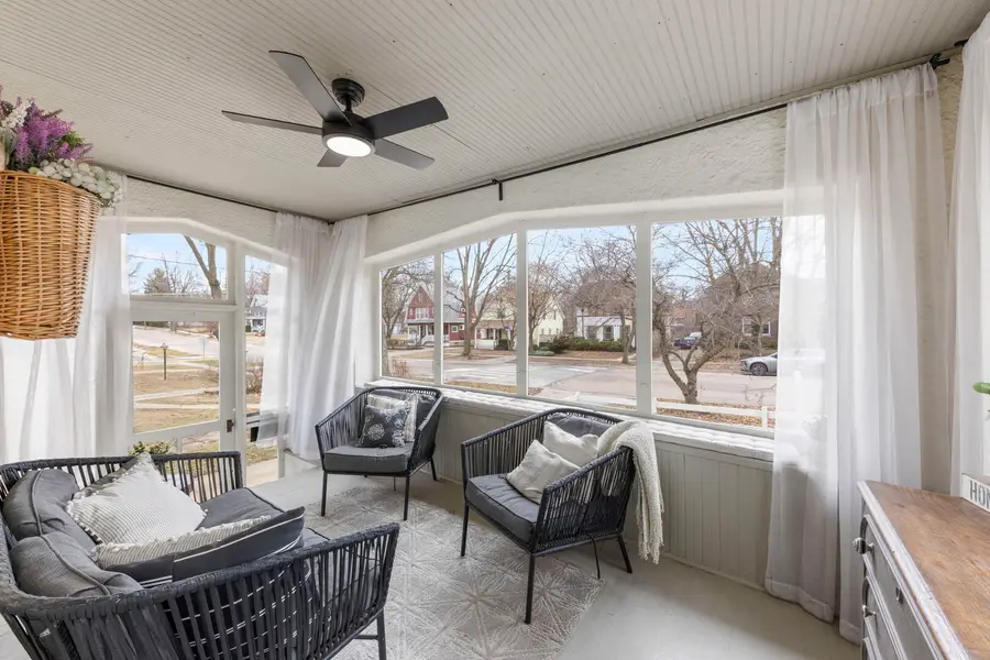 659 W Downer Place, Aurora, IL 60506 - #3