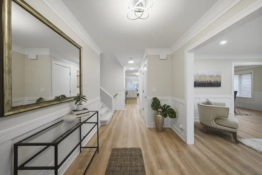 707 S Noah Terrace, Mount Prospect, IL 60056 - #3