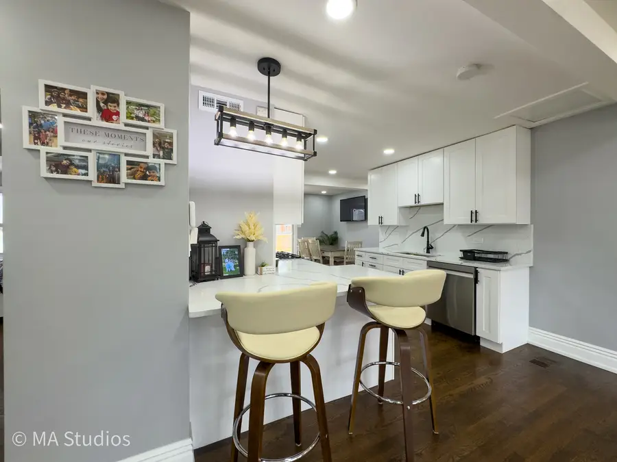 9017 Major Avenue, Morton Grove, IL 60053 - #3