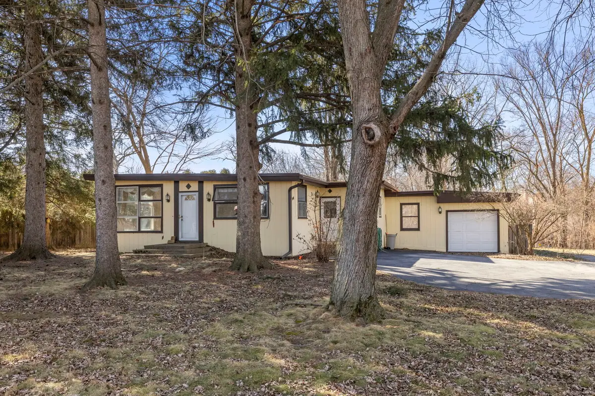 128 Harding Court, Glen Ellyn, IL 60137 - #1