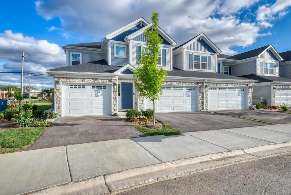 257 N Masters Drive, Addison, IL 60101 - #1