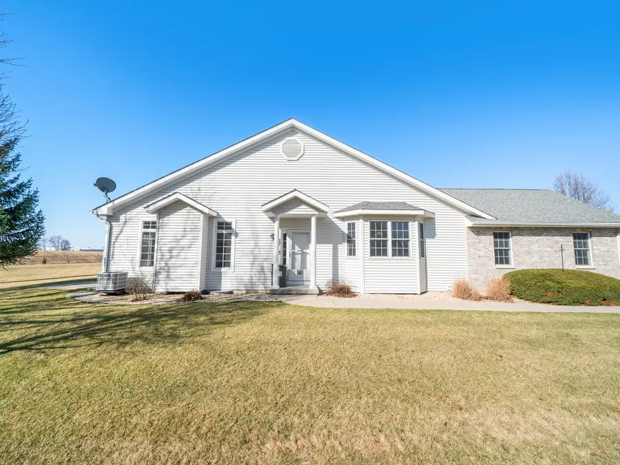 340 Manning Drive, Dekalb, IL 60115 - #2