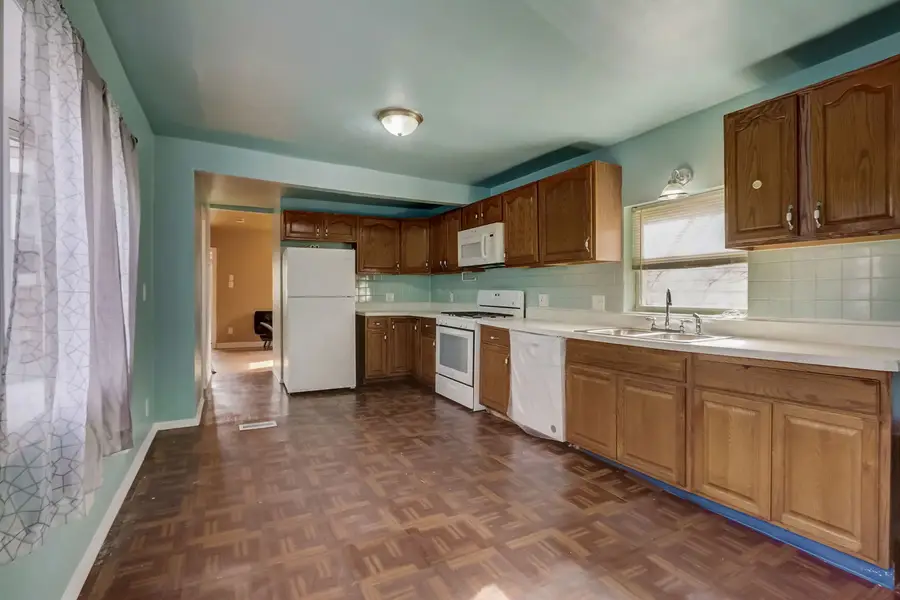 611 Golfview Drive, Round Lake Beach, IL 60073 - #3