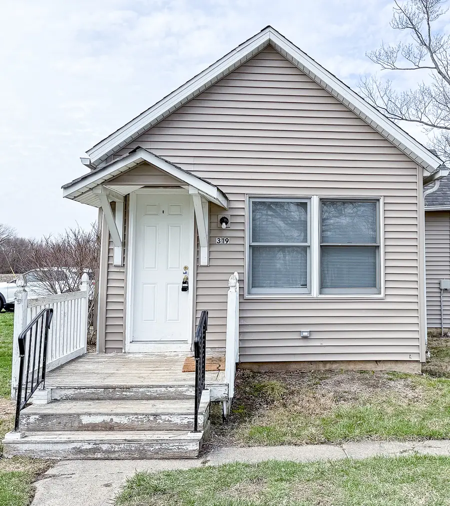 319 Missouri Street, Atwood, IL 61913 - #2