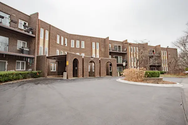 1525 Sander Court #108, Wheeling, IL 60090