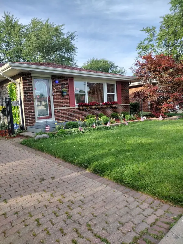 2176 N Westmoreland Drive, Palatine, IL 60074