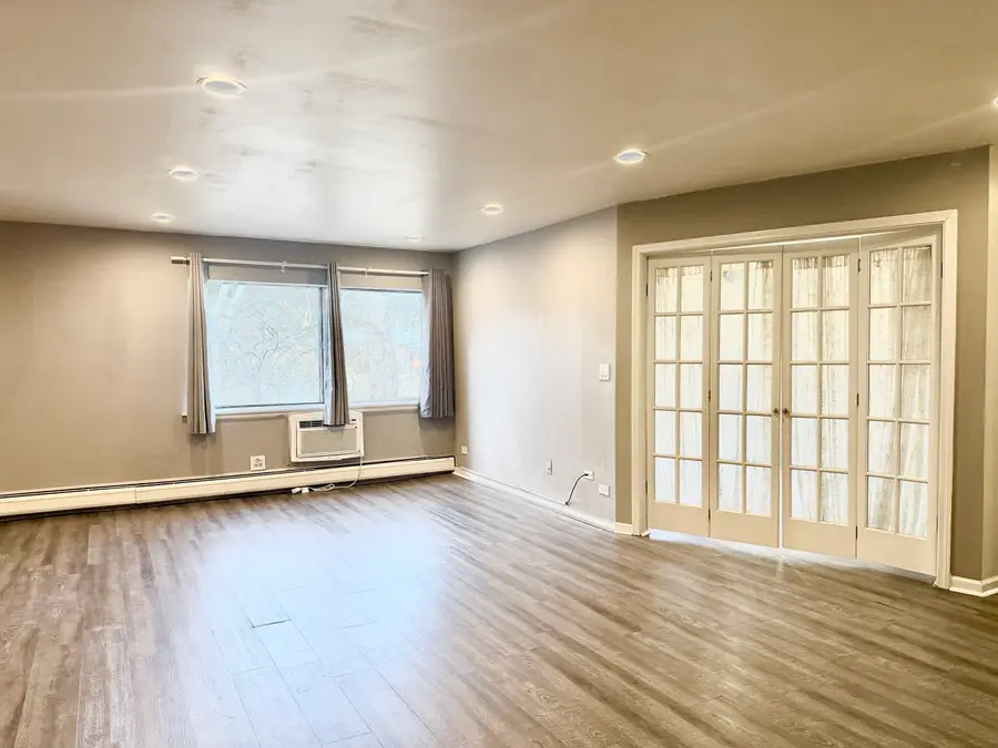 706 E Algonquin Road #204, Arlington Heights, IL 60005 - #3