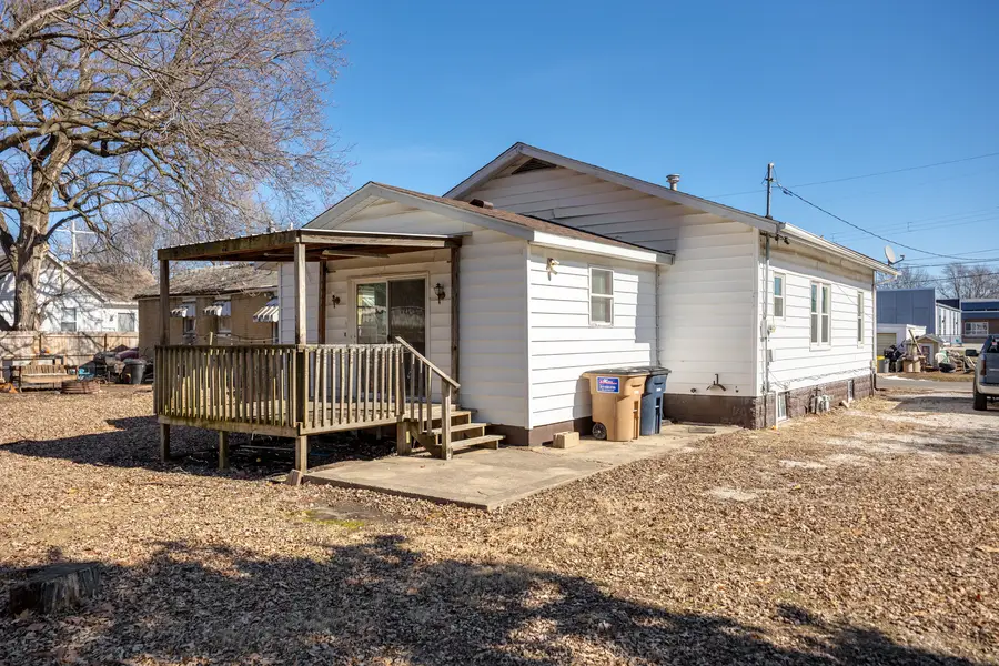 711 S Franklin Street, Litchfield, IL 62056 - #3