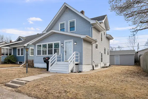 350 15th Avenue, Moline, IL 61265