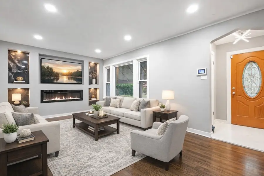 10231 S Rhodes Avenue, Chicago, IL 60628 - #2