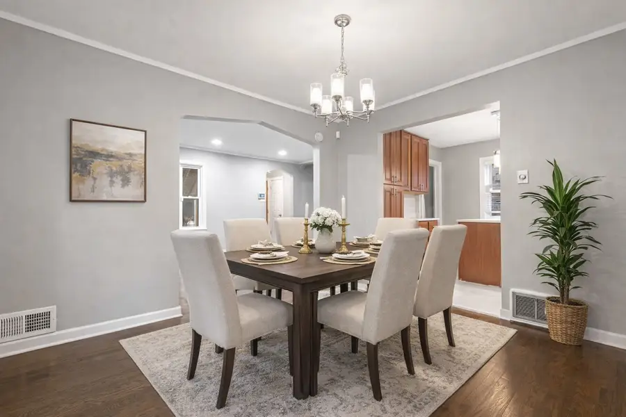 10231 S Rhodes Avenue, Chicago, IL 60628 - #3