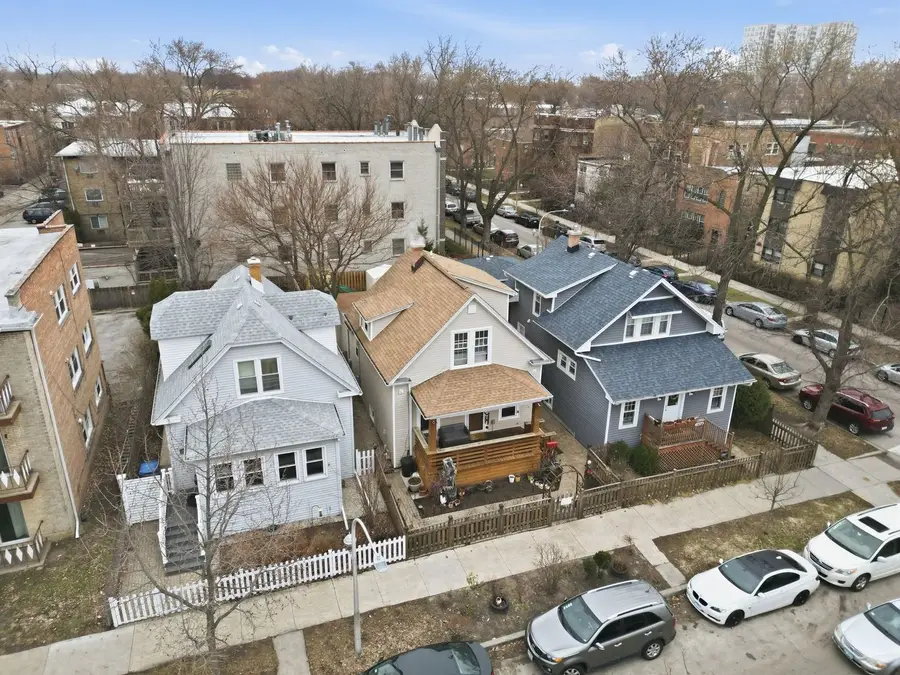 1942 W Fargo Avenue, Chicago, IL 60645 - #3