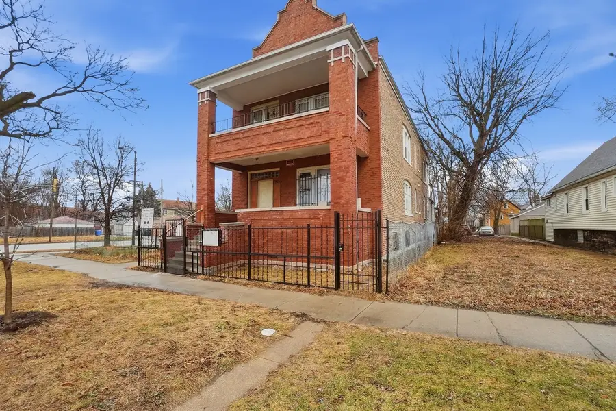 8705 S Saginaw Avenue, Chicago, IL 60617 - #2