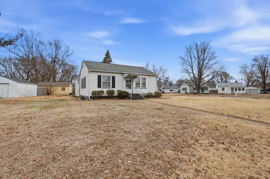 955 23rd Avenue, Rock Island, IL 61201 - #2