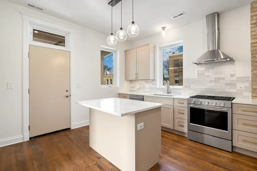 3354 N Whipple Street #2R, Chicago, IL 60618 - #3