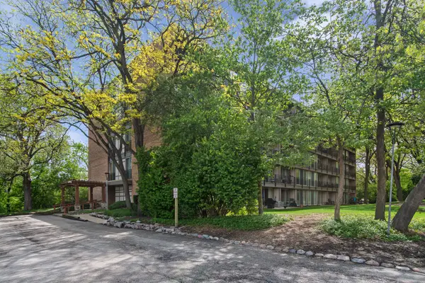 Address Withheld By Seller, Lisle, IL 60532