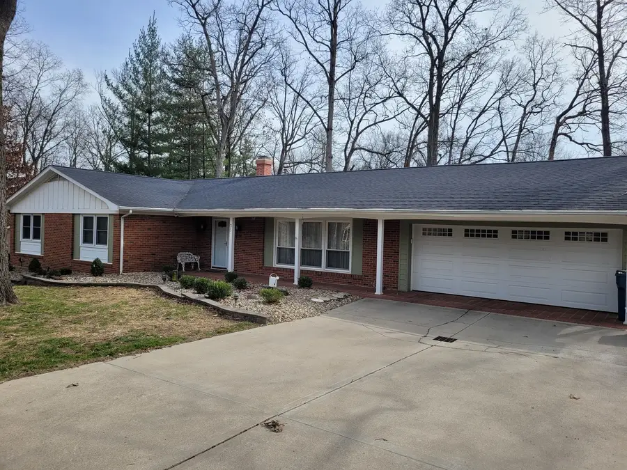 25 Wildwood Drive, Mount Vernon, IL 62864 - #3