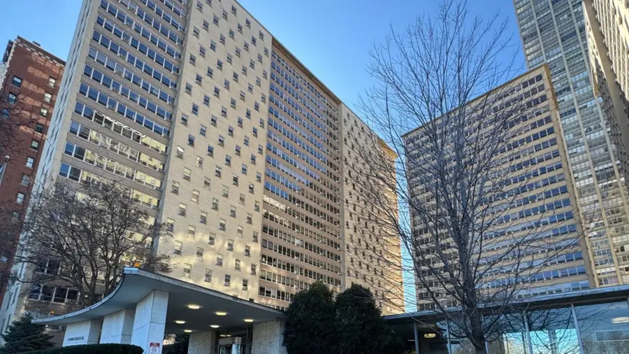 3950 N Lake Shore Drive #1527-E, Chicago, IL 60613 - #2