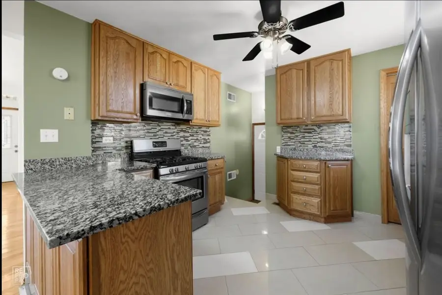 105 E Red Oak Avenue, Bensenville, IL 60106 - #2