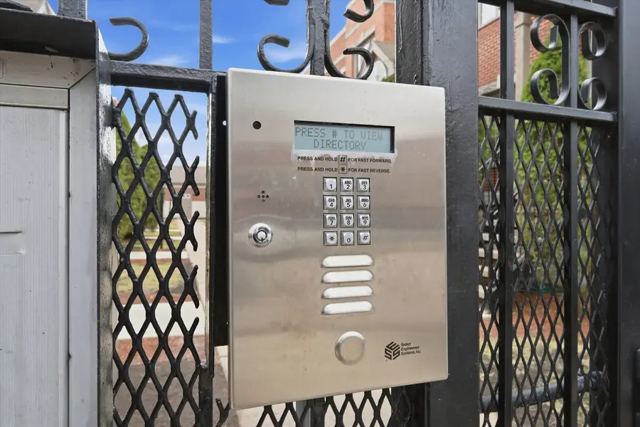 424 E Oakwood Boulevard #5, Chicago, IL 60653 - #3