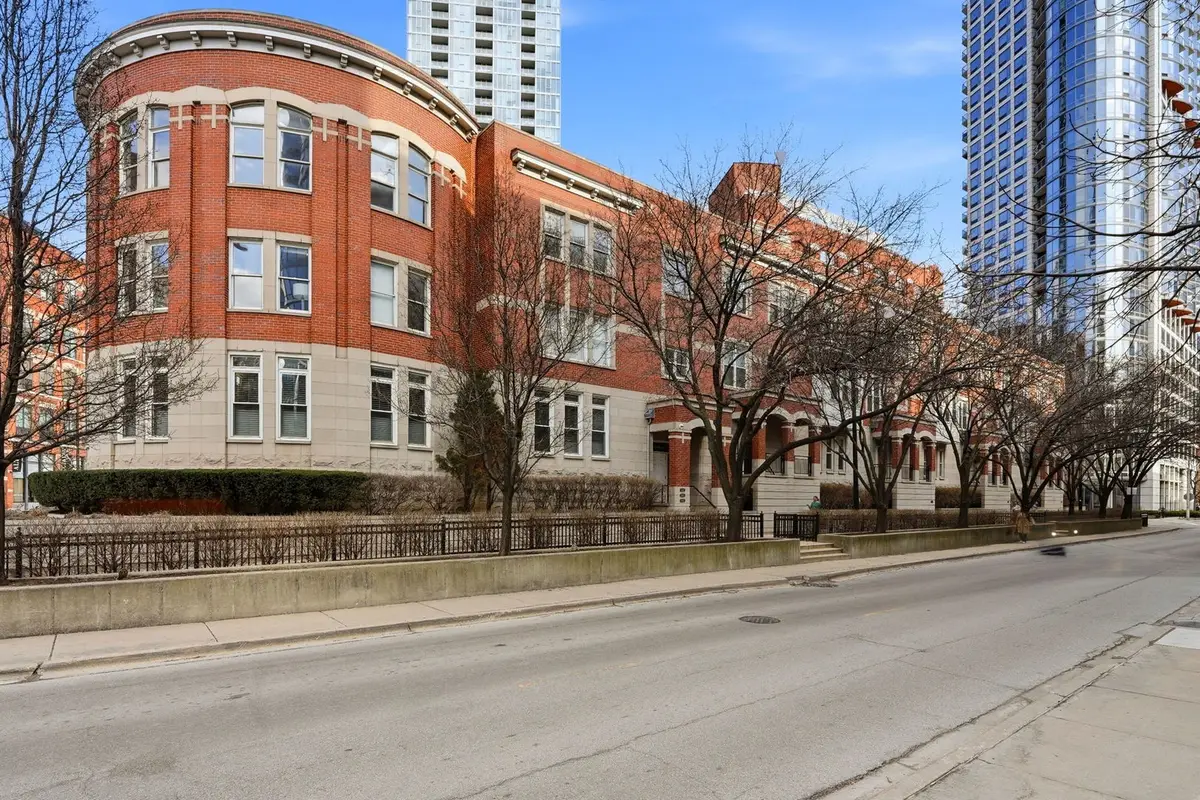 501 N Kingsbury Street #G, Chicago, IL 60654 - #1