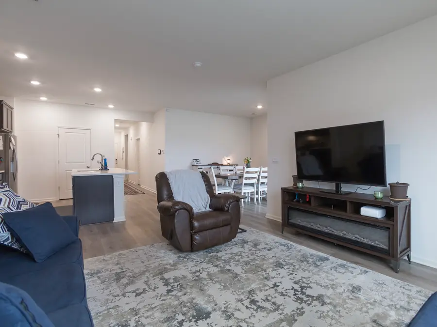 Address Withheld By Seller, Bartlett, IL 60103 - #3