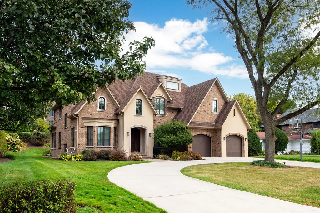 641 Lakeside Drive, Hinsdale, IL 60521 - #1