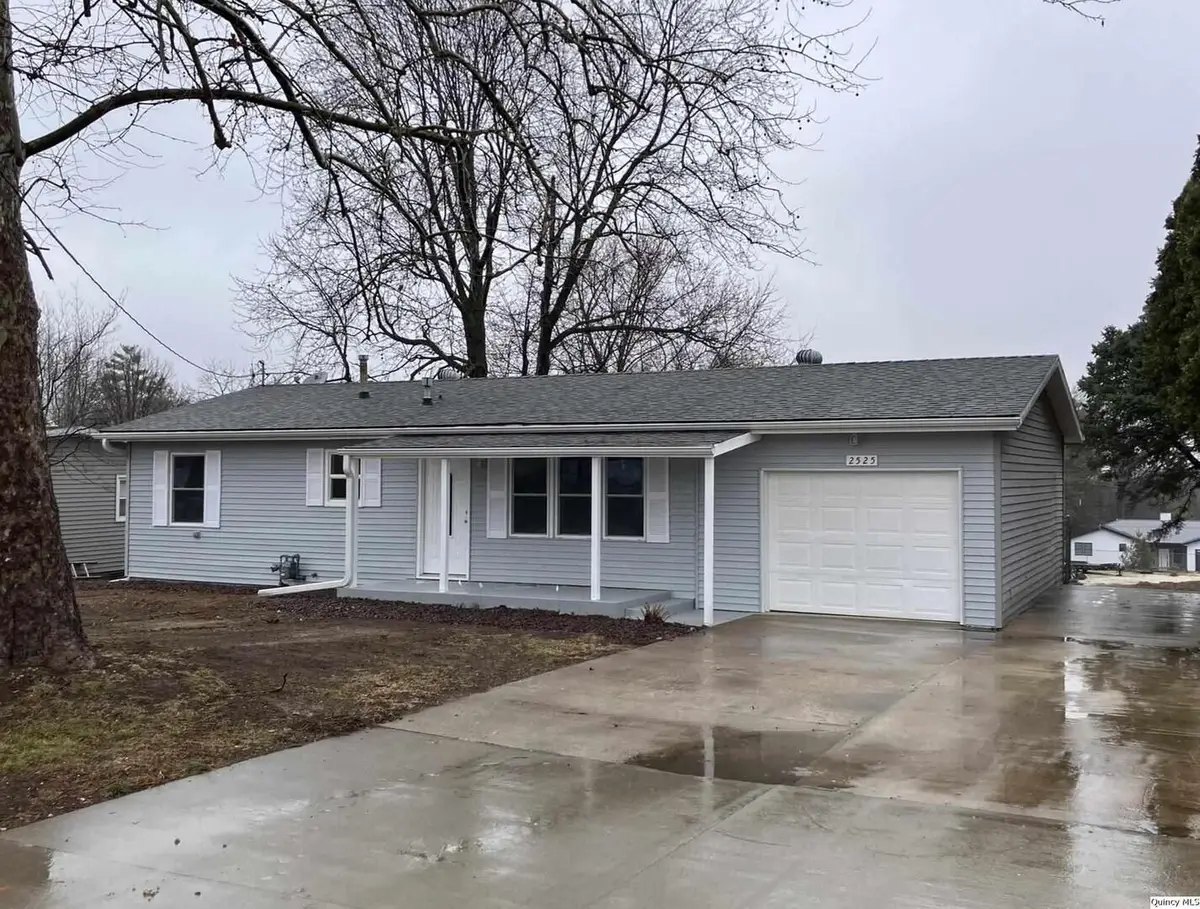 2525 Larch Rd, Quincy, IL 62301 - #1