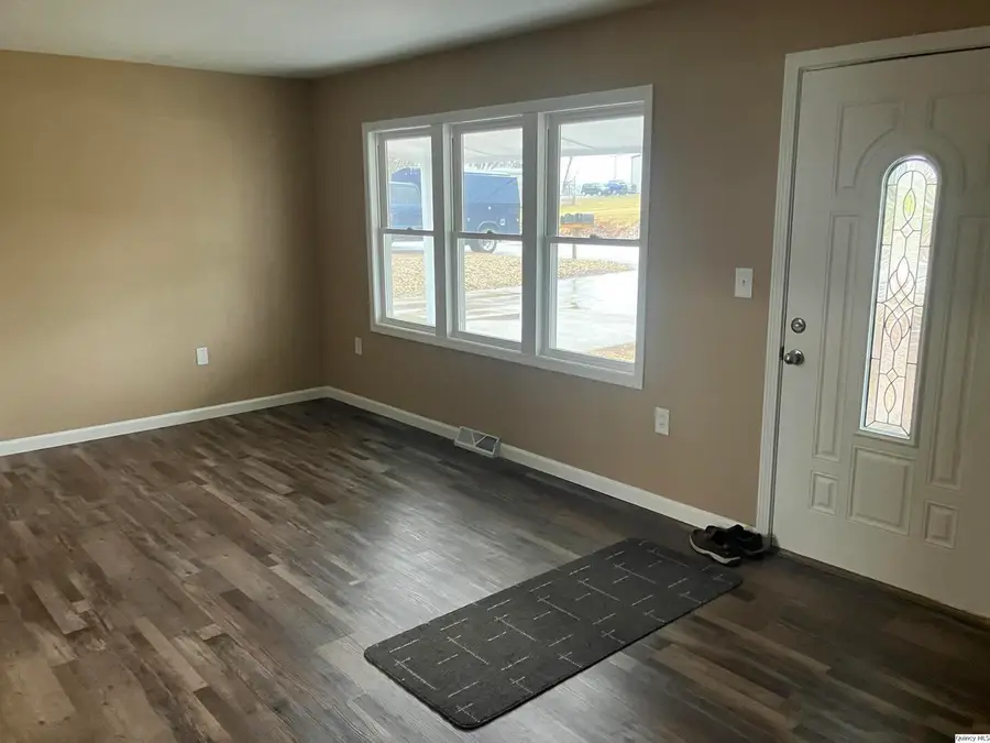 2525 Larch Rd, Quincy, IL 62301 - #2