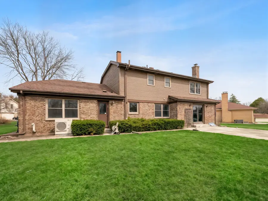 1341 Trinity Place, Libertyville, IL 60048 - #2
