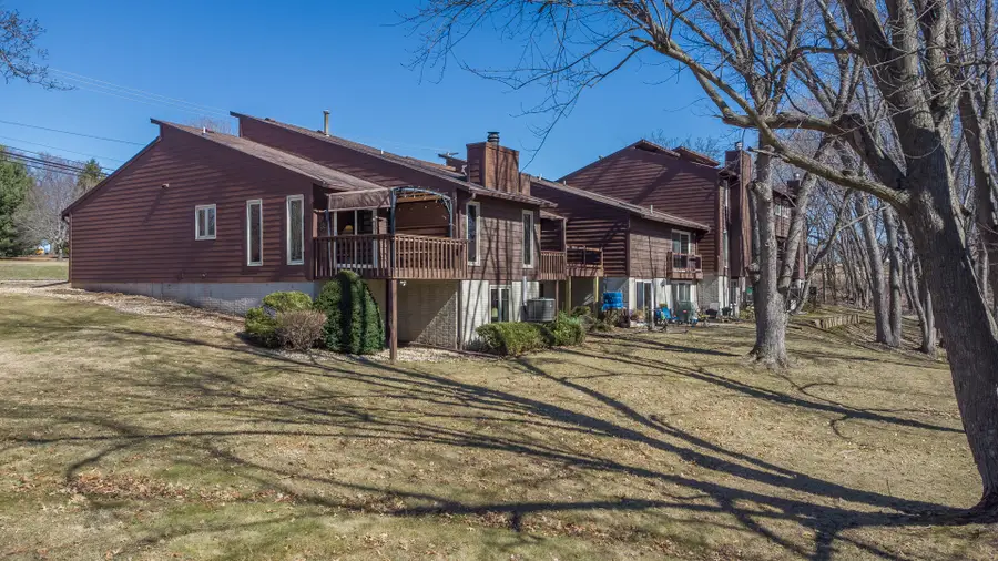 2917 Brookview Drive #1, Freeport, IL 61032 - #3